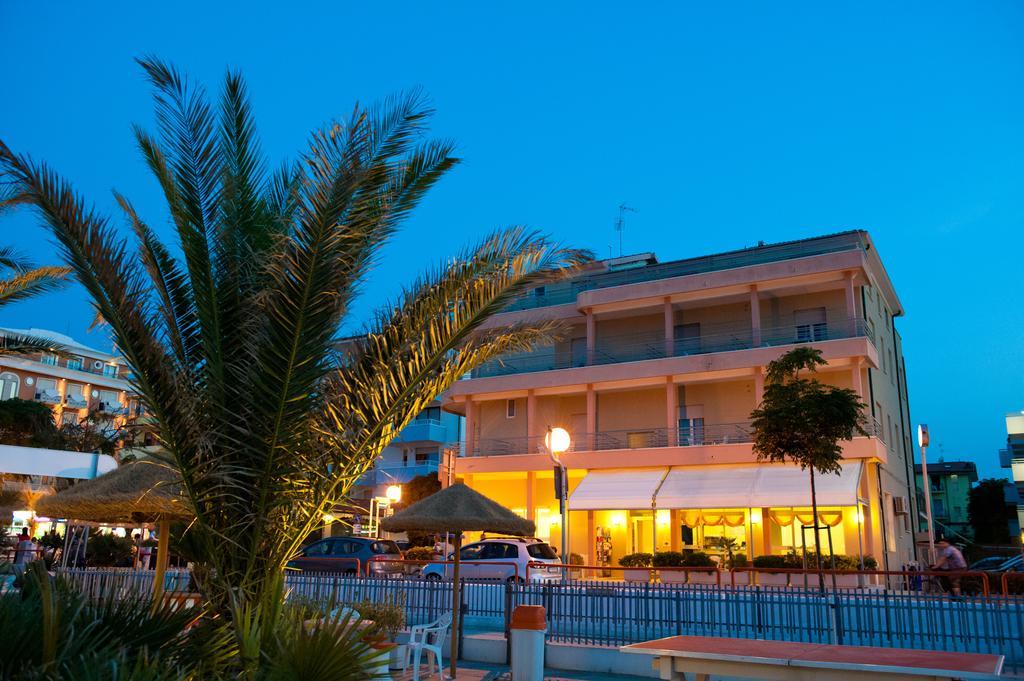 Albergo Villa Mauri Rimini Exterior foto